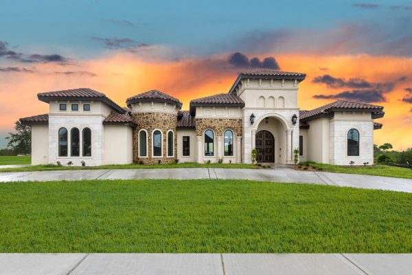 Building a McAllen Custom Home: Costs vs. Benefits Analysis